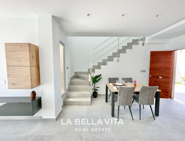 Casa o chalet independiente en venta en calle Reina Sofía, 11