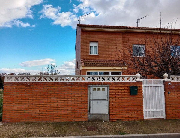 Casa o chalet independiente en venta en calle Valdeserrano