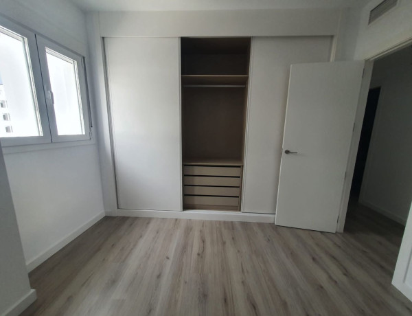 Piso en venta en calle Ángeles Navas atencia, 35