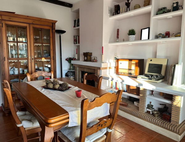 Chalet adosado en venta en San Bernabé