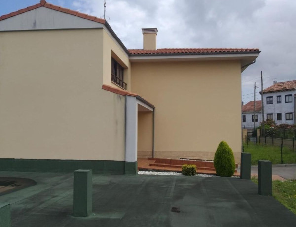 Chalet adosado en venta en Muros de Nalón