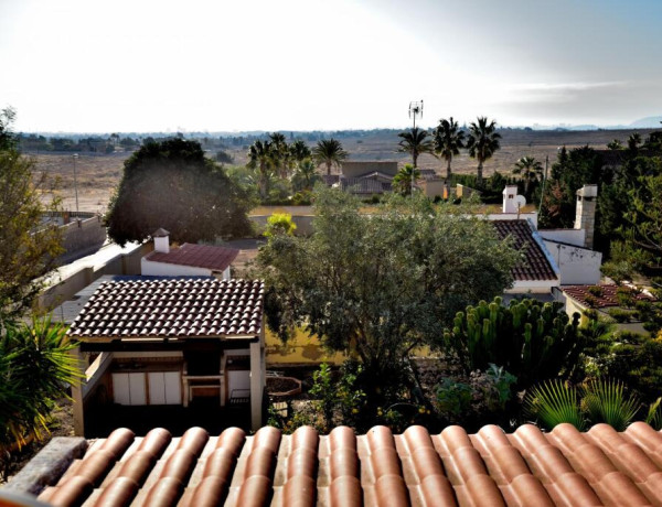 Chalet con vistas panorámicas del litoral Alicantino.