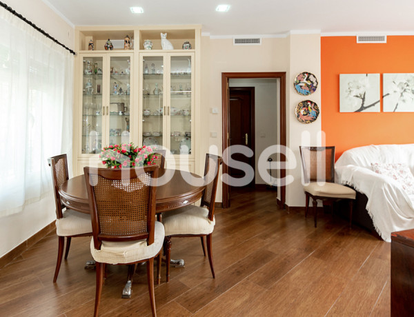 Casa en venta de 147 m² Calle Virgen de los Reyes, 41950 Castilleja de la Cuesta (Sevilla)