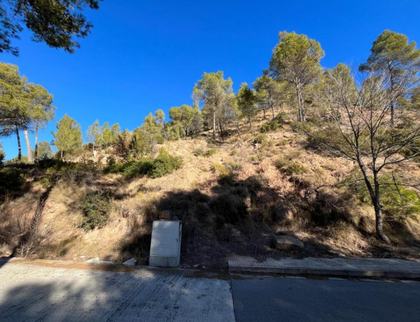 ¡Gran oportunidad! Parcela de suelo urbano de 438 m2 en la urbanización de Canet de Fals