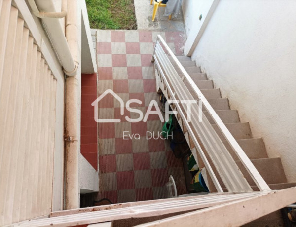 !Vive en Salt! Amplia casa con jardín y 7 habitaciones en venta