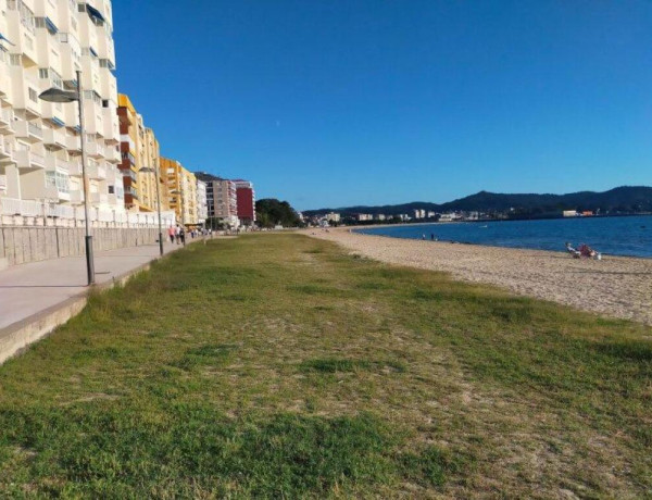 ¡OPORTUNIDAD! Vivienda susceptible de transformación en tres pisos. Ideal inversores frente a la ría de Arousa.