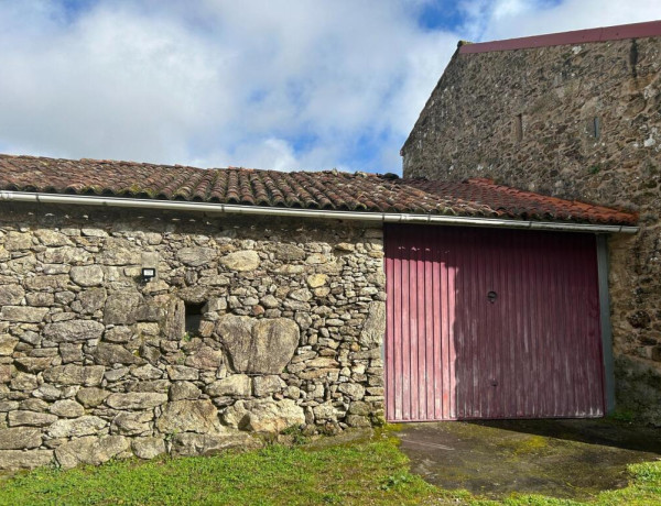 SE VENDE CASONA GALLEGA RESTAURADA CON PISCINA, INCREIBLE ENTORNO A POCOS KILOMETROS DE SANTIAGO DE COMPOSTELA