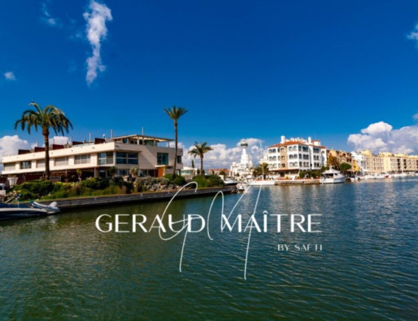 Encantador Apartamento con Vistas al Canal en Empuriabrava, España