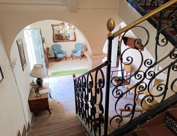 MAJESTUOSA CASA EN VENTA EN CENTRO DE MANCHA REAL