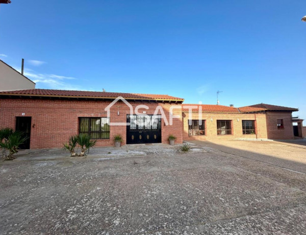 VILLA RURAL EN VENTA EN VALDERAS