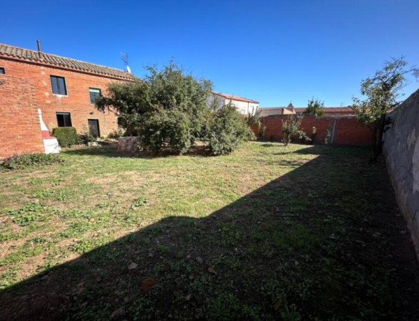 CASA DE PUEBLO A 6 KM DE SANTA MARÍA DEL PÁRAMO, EN SOGUILLO DEL PÁRAMO