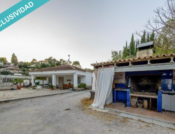 CHALET y DESPACHO con TERRENO y PISCINA en Bixquert