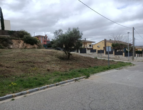 Terreno llano esquinero a 30min de Barcelona.