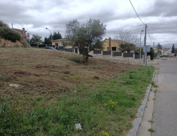 Terreno llano esquinero a 30min de Barcelona.