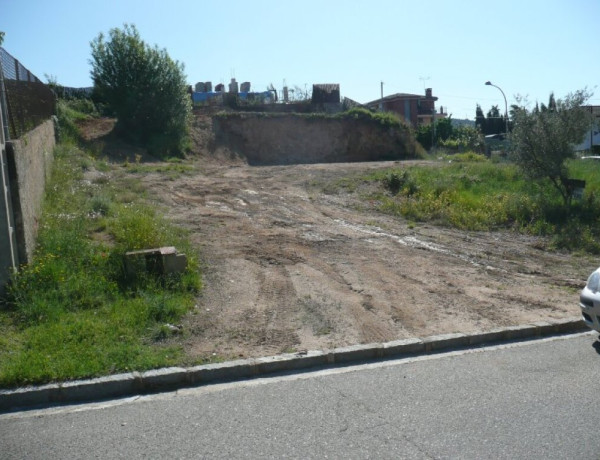 Terreno llano esquinero a 30min de Barcelona.