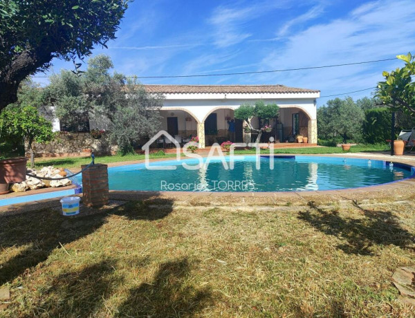 Casa en venta en Los Algarbes.