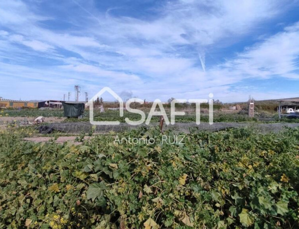 Granja con terreno de unos 20.000 m² y posibilidad de concesión de 200 ha de pastos. Zona Donadio. SIN COMISIÓN DE COMPRA..