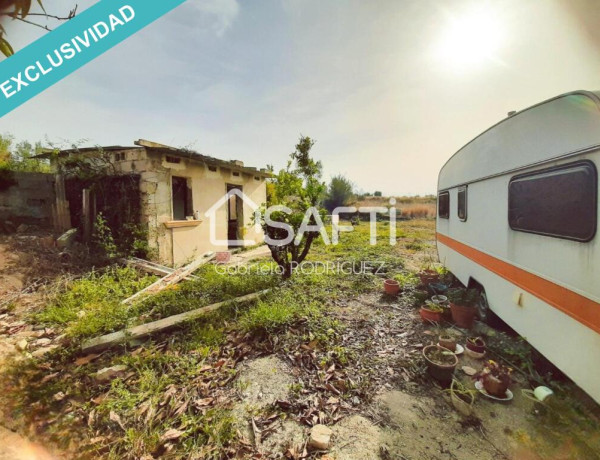 Bonito terreno ubicado en el pueblo de Beniarbeig con posibilidad de tener tu propia caravana.