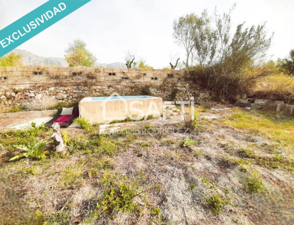 Bonito terreno ubicado en el pueblo de Beniarbeig con posibilidad de tener tu propia caravana.