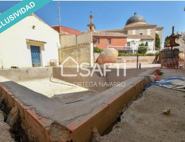 ATENCION INVERSORES, CASA RURAL EMBLEMÁTICA, CONSAGRADA PATRIMONIO ARTISTICO EN YUNCLER