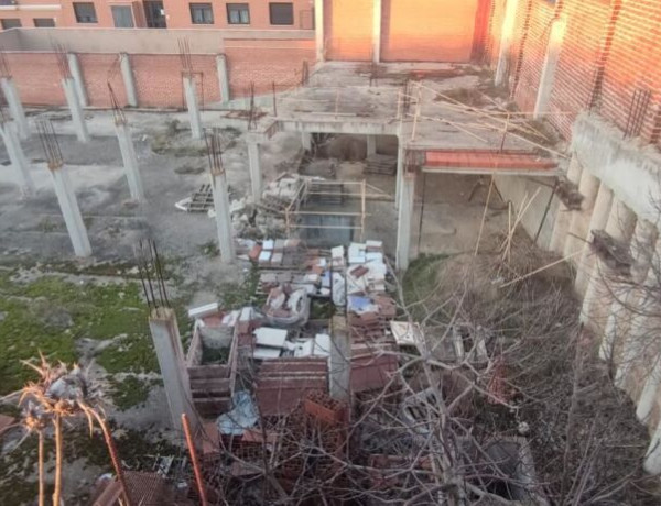 EDIFICIO EN CONSTRUCCIÓN EN RECAS