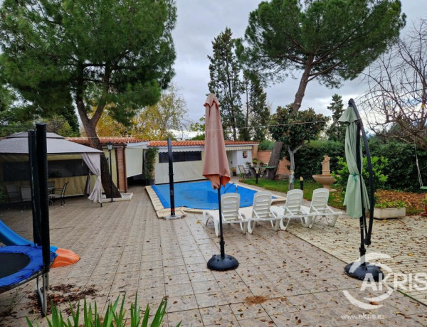 CHALET INDEPENDIENTE EN OLIAS DEL REY