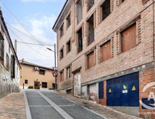 Edificio en construcción en Casarrubios (no completo)