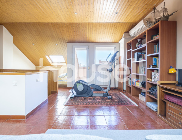 Chalet adosado en venta de 235 m² Calle General Herrera, 28805 Alcalá de Henares (Madrid)