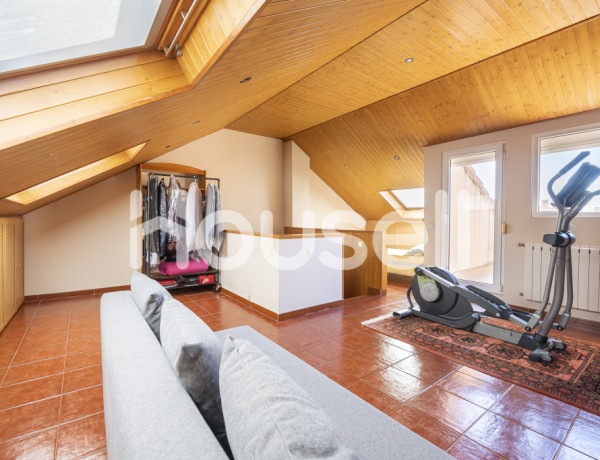 Chalet adosado en venta de 235 m² Calle General Herrera, 28805 Alcalá de Henares (Madrid)