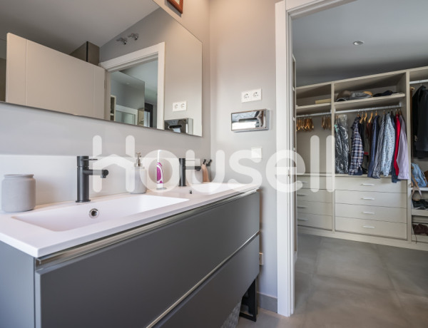 Chalet en venta de 196 m² Calle Pradera, 28210 Valdemorillo (Madrid)