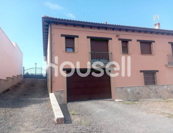 Chalet en venta de 681 m² Calle Clara Campoamor, 10680 Malpartida de Plasencia (Cáceres)