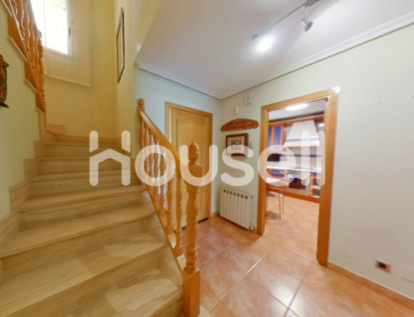 Chalet adosado en venta de 182 m² Calle Moscú, 28822 Coslada (Madrid)