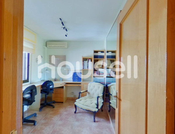 Chalet adosado en venta de 182 m² Calle Moscú, 28822 Coslada (Madrid)