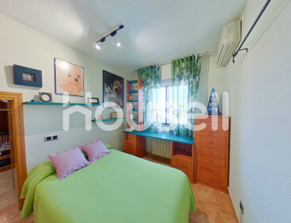 Chalet adosado en venta de 182 m² Calle Moscú, 28822 Coslada (Madrid)