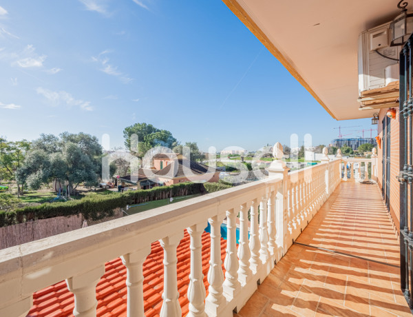 Chalet en venta de 335 m² Urbanización Echeguy, 41704 Dos Hermanas (Sevilla)