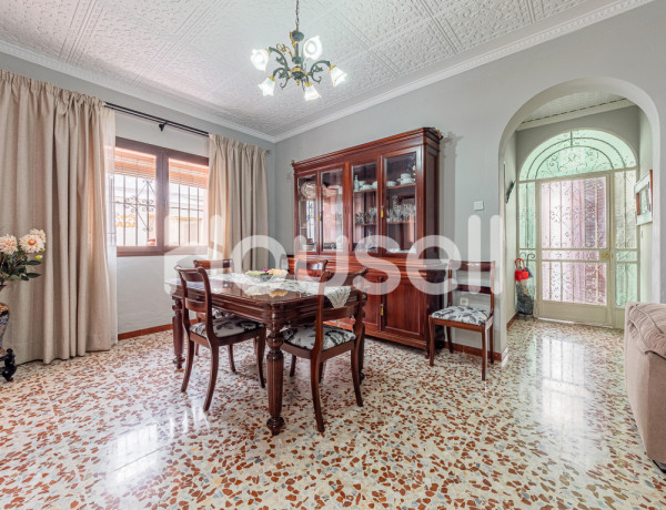 Casa en venta de 226 m² Calle Virgen de los Reyes, 41410 Carmona (Sevilla)