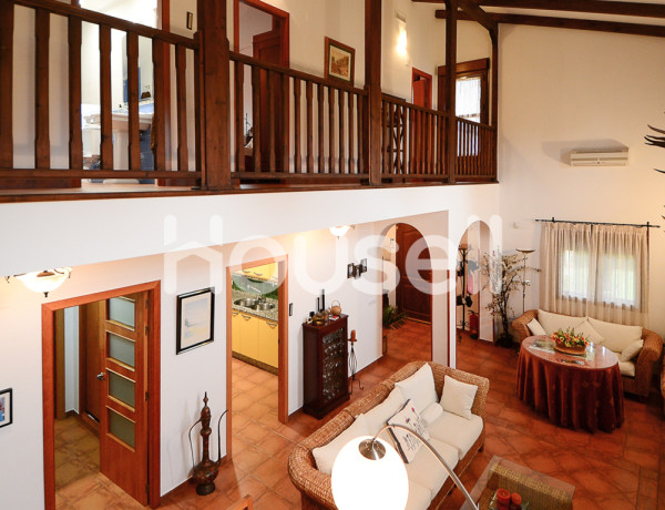 Casa en venta de 244 m² Urbanización Residencial Parraluz, 10859 Santibáñez el Alto (Cáceres)