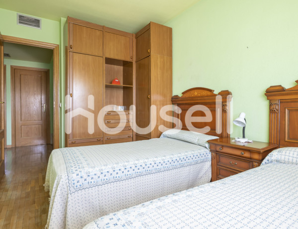 Chalet en venta de 131 m² Calle Ramón María Valle Inclán, 28806 Alcalá de Henares (Madrid)