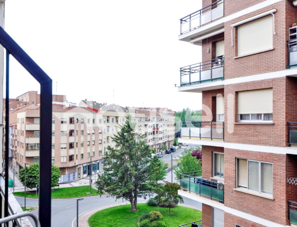 Piso en venta de 88 m² Avenida Pérez Galdós, 26005 Logroño (La Rioja)