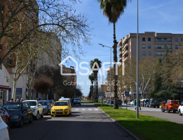 Valdepasillas, cuatro dormitorios, dos baños, plaza de garaje