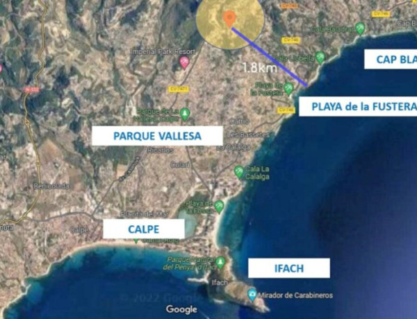 En venta solar urbano de 1350m2 en urbanización de lujo entre Calpe y Moraira