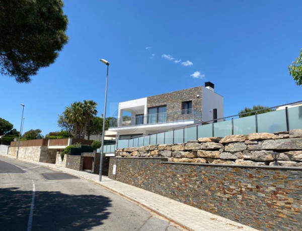 Casa-Chalet en Venta en Sant Feliu De Guixols Girona Ref: VC-10383