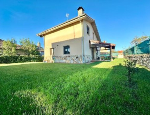 Casa-Chalet en Venta en Elburgo Álava