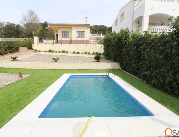 Preciosa casa con piscina cerca de Lloret de mar y de sus playas!!