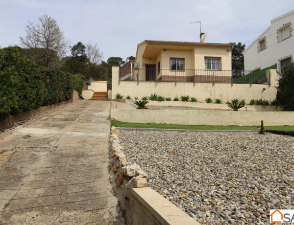 Preciosa casa con piscina cerca de Lloret de mar y de sus playas!!