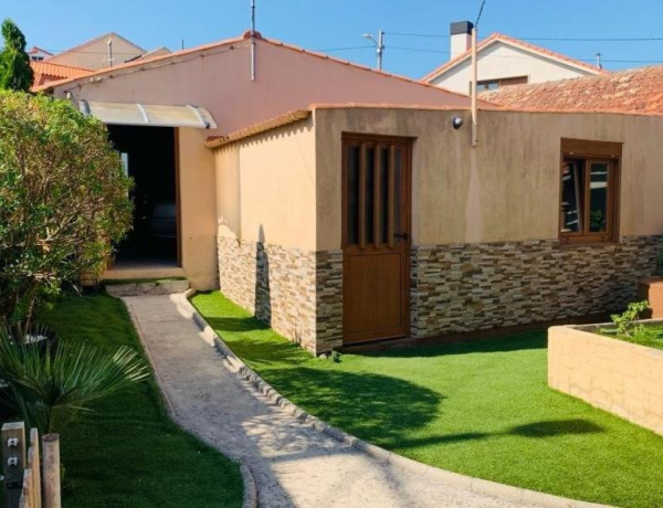 CASA EN VENTA EN AREEIROS - CASTIÑEIRAS - RIBEIRA