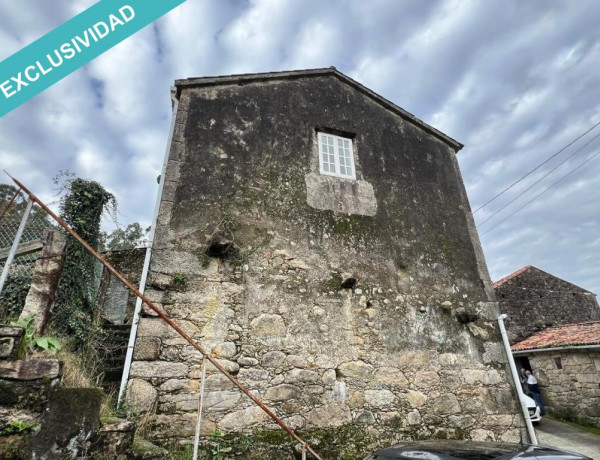 CASA A REFORMAR EN EL LUGAR DE LOXO ARRIBA, BOIRO (A CORUÑA)