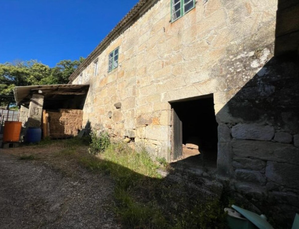 CASA TRADICIONAL GALLEGA, con ,más de 7.000 m2 de terreno urbano!