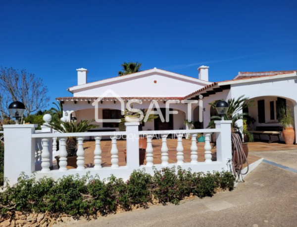 Magnífica y espaciosa casa de campo con piscina.