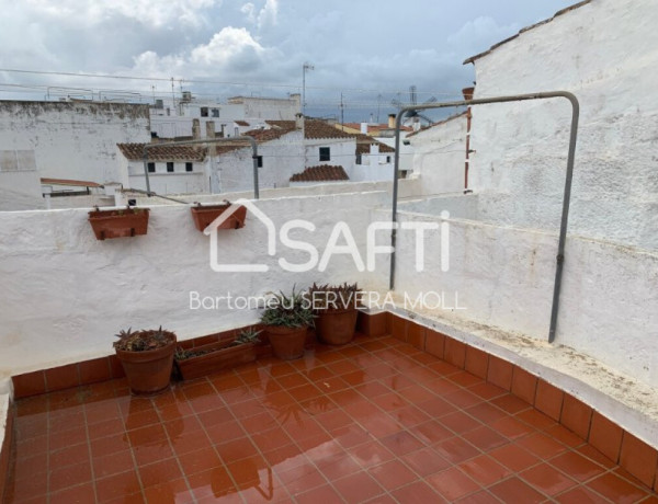 PRECIOSA CASA REFORMADA EN EL CENTRO HISTÓRICO DE CIUTADELLA DE MENORCA.